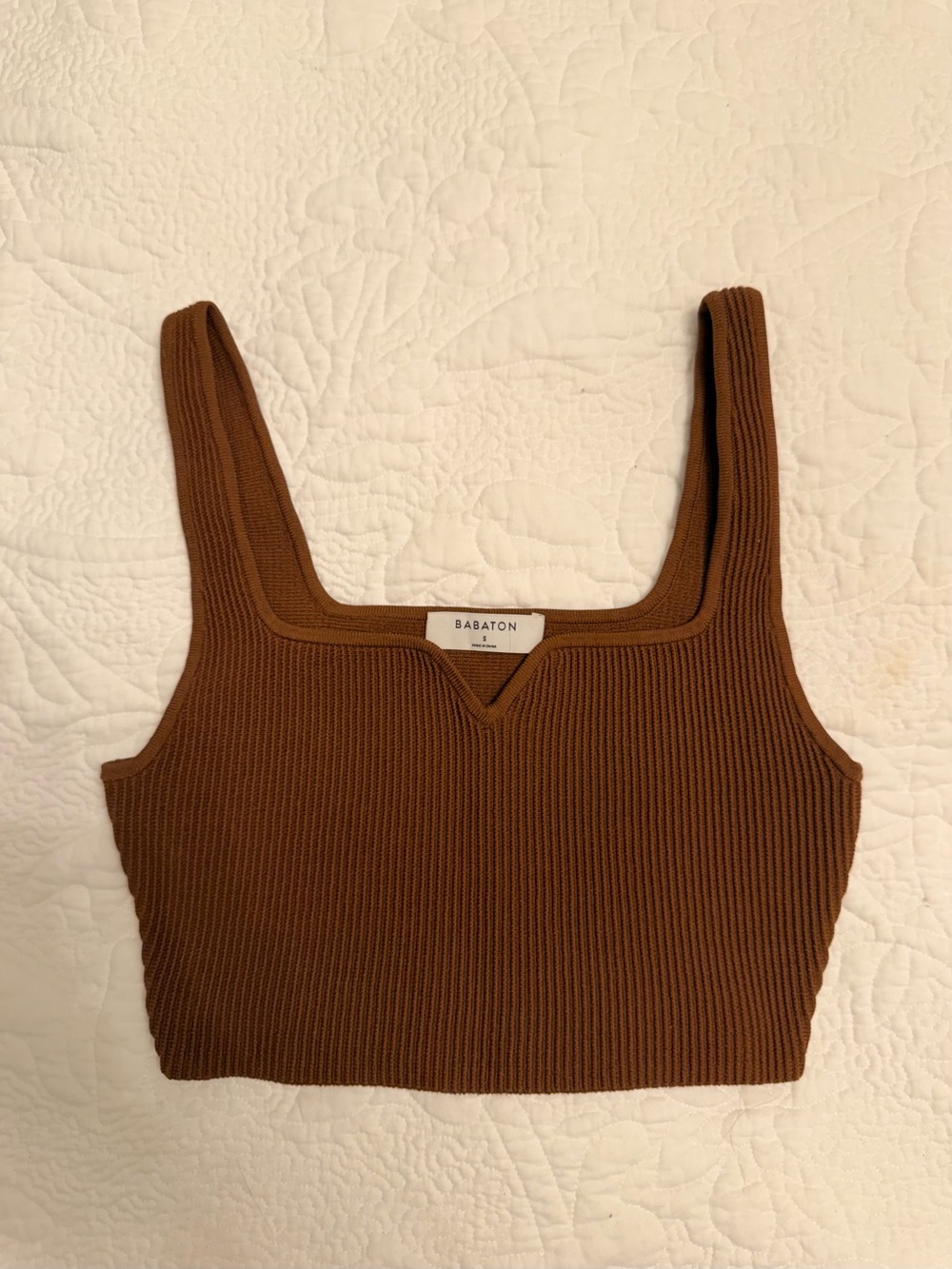 Babaton Chestnut Ribbed Crop Tank